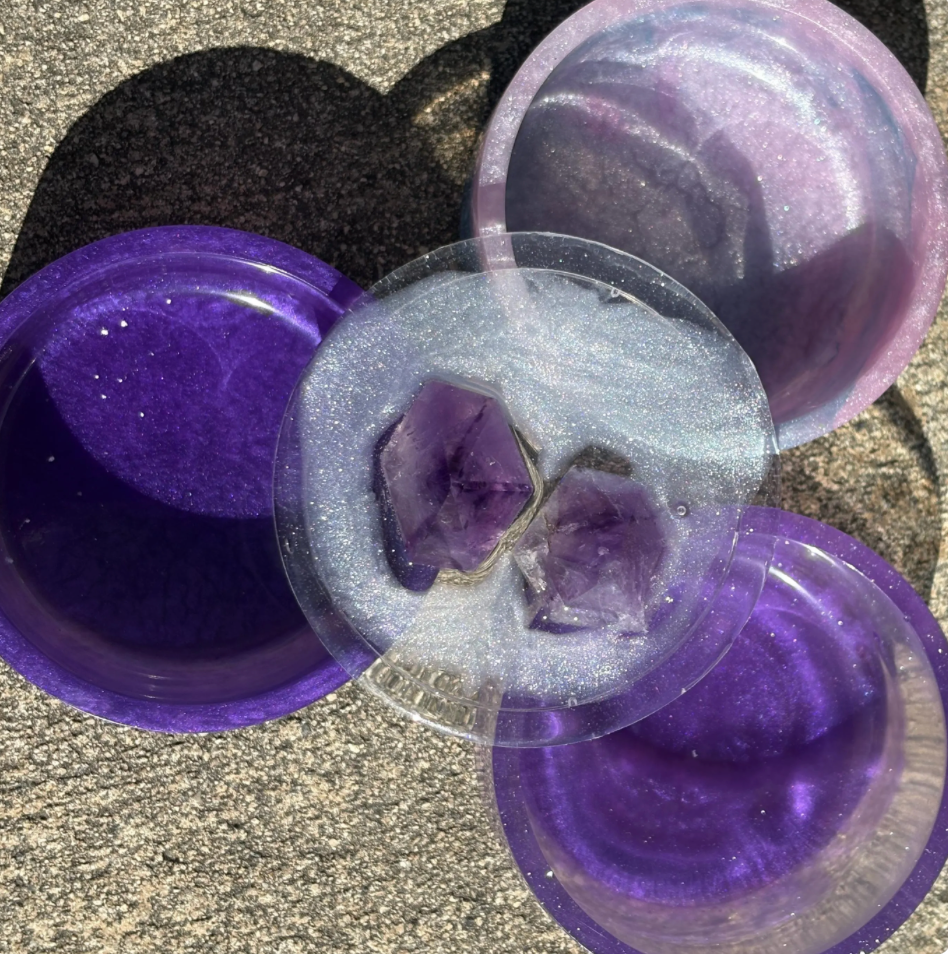 Handmade Amethyst Crystal Resin Dish – Shimmering Glitter Jewelry Holder